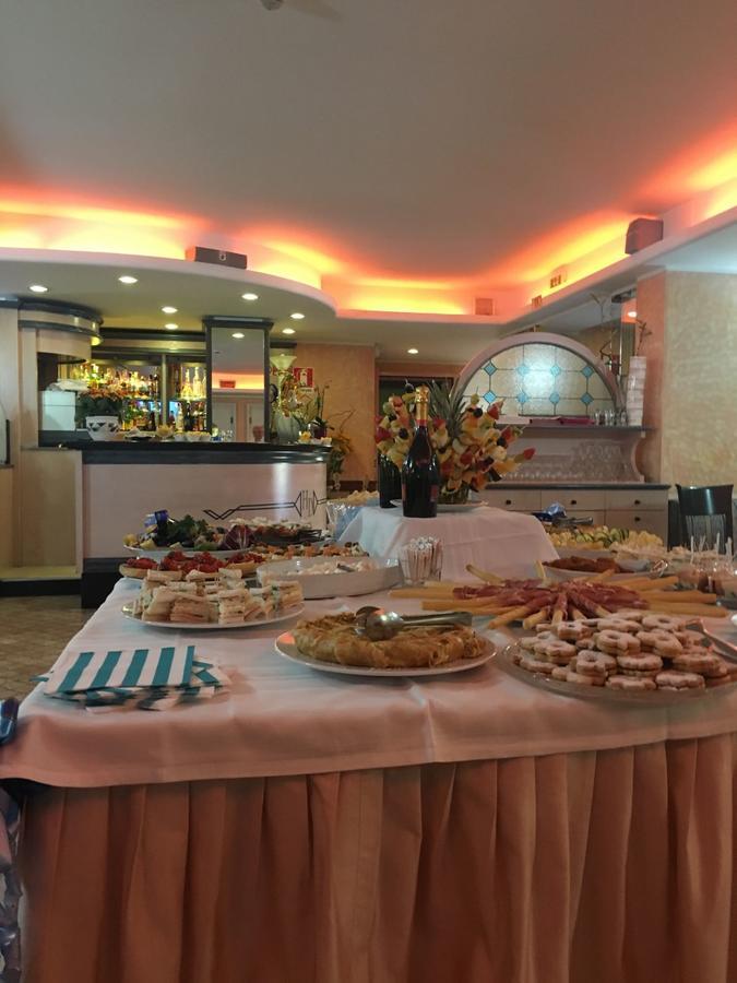 Albergo Ristorante Il Delfino Novara Kültér fotó